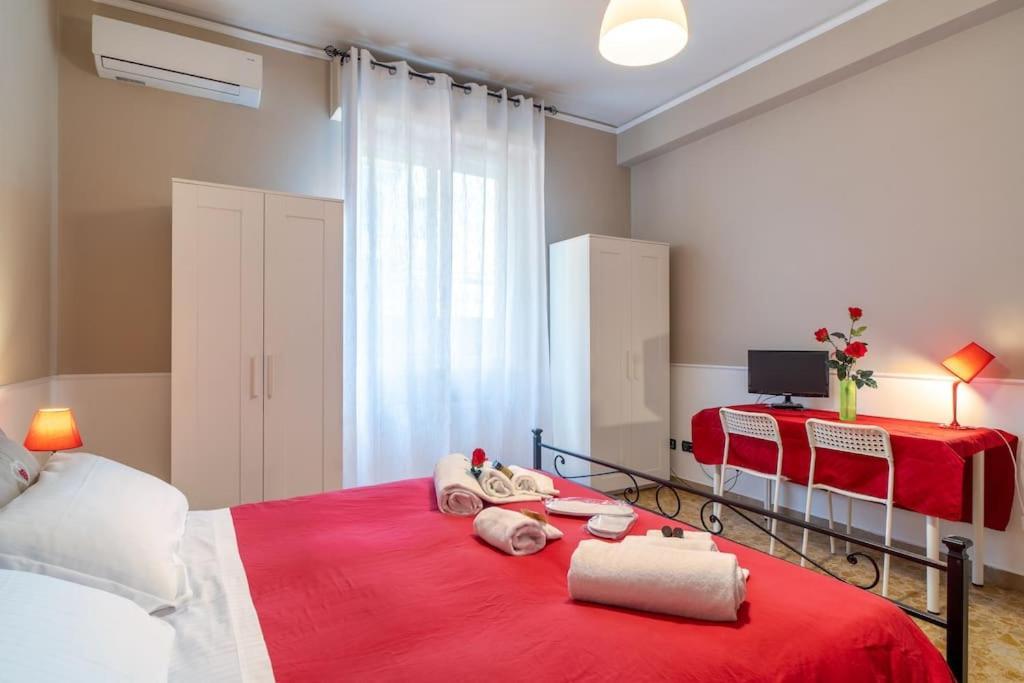 Terrazze Italiane City Center - Red Apartment เวโรนา ภายนอก รูปภาพ