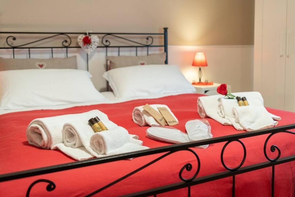 Terrazze Italiane City Center - Red Apartment เวโรนา ภายนอก รูปภาพ