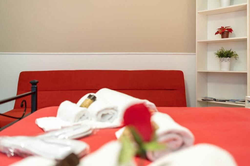 Terrazze Italiane City Center - Red Apartment เวโรนา ภายนอก รูปภาพ