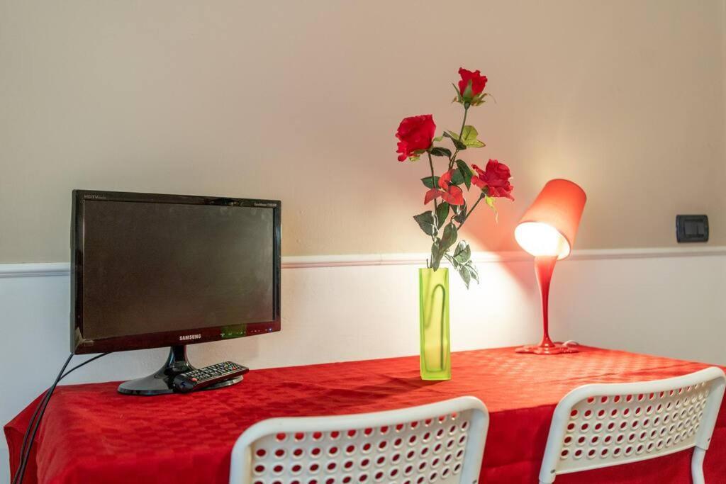 Terrazze Italiane City Center - Red Apartment เวโรนา ภายนอก รูปภาพ
