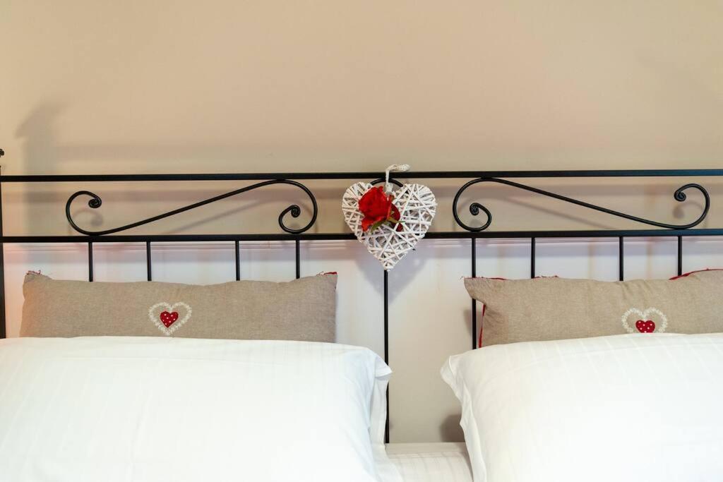 Terrazze Italiane City Center - Red Apartment เวโรนา ภายนอก รูปภาพ
