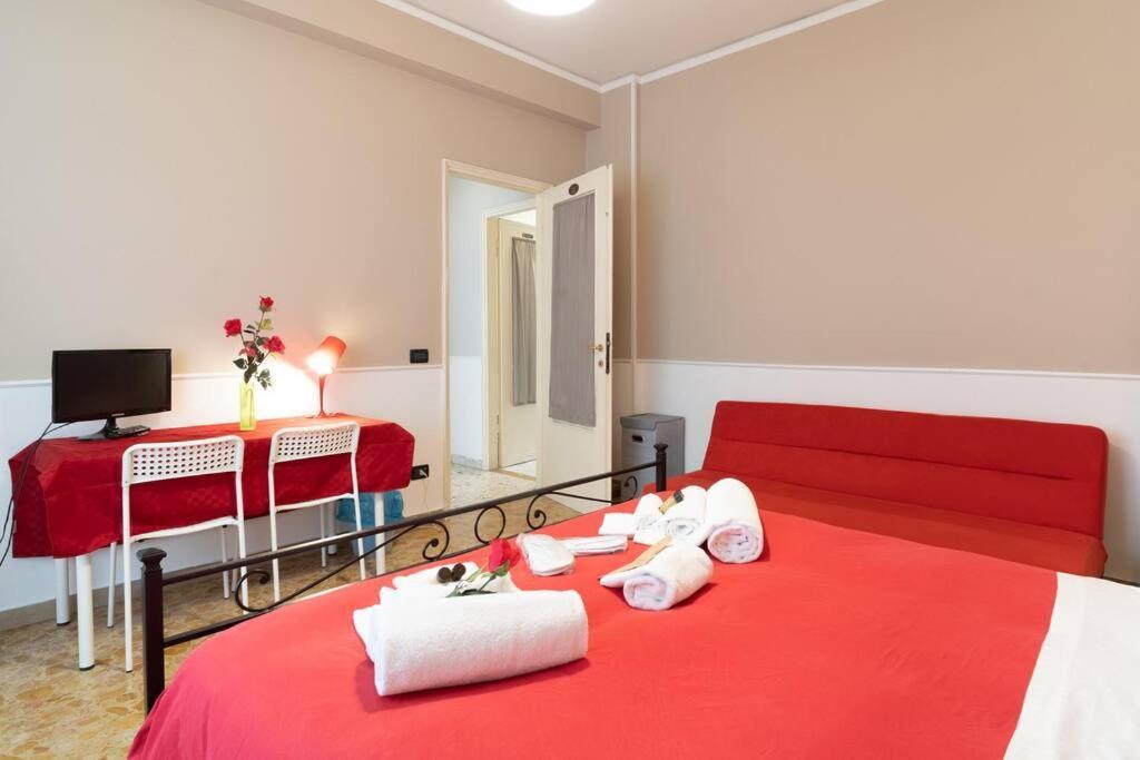 Terrazze Italiane City Center - Red Apartment เวโรนา ภายนอก รูปภาพ